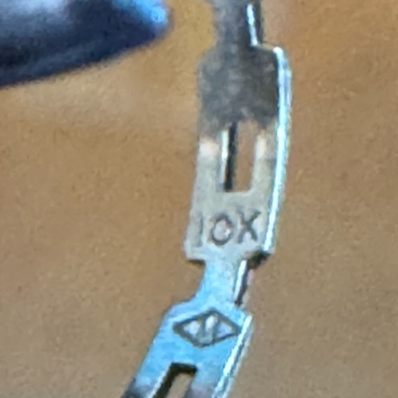 10k Gold Toe Ring - Picture 4 of 7